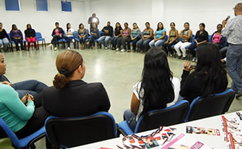 Don Lolo y StopVIH facultan a mujeres