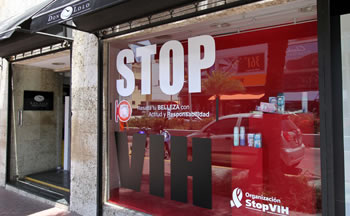 Vitrina de tienda Don Lolo. Foto cortesía de Billy Castro