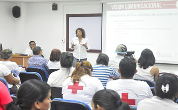 Carolina Arias, Periodista