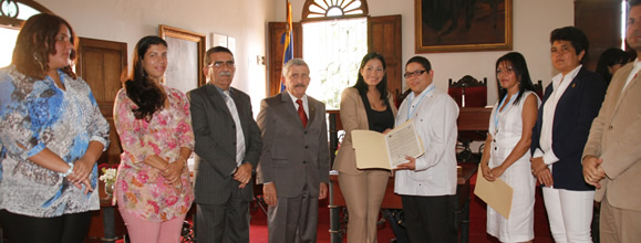 CLENE impuso Orden San Francisco de Asís a Jhonatan Rodríguez y Ruth Matos en honor a su destacado trabajo de tres años