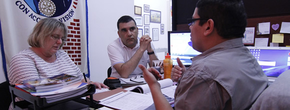 Delegación de la embajada americana visitó StopVIH