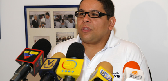 Jhonatan Rodríguez, Presidente, StopVIH. Rueda de Prensa