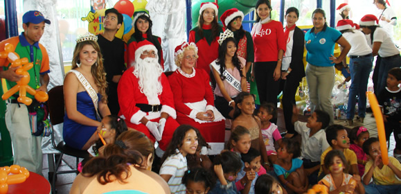 Navidad entre reinas, niños y niñas