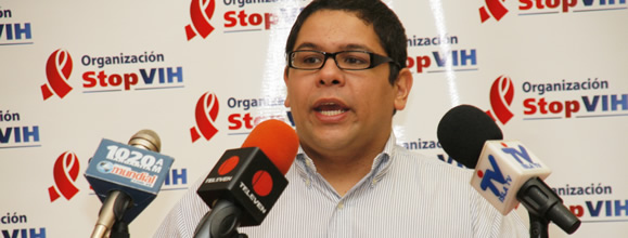 Jhonatan Rodríguez, Presidente, StopVIH. Rueda de Prensa