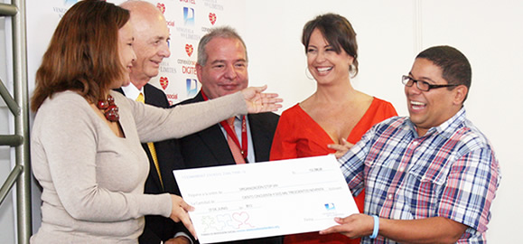 Venezuela Sin Límites entrega aporte a StopVIH